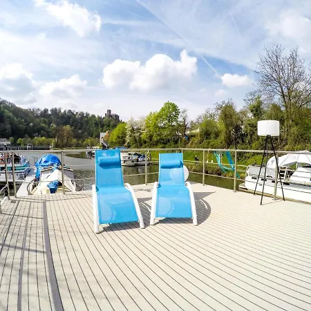 Hausboot Schleuseninsel بوتيل