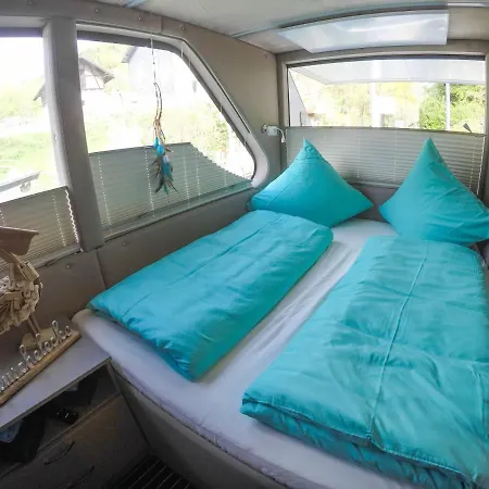 Botel Hausboot Schleuseninsel