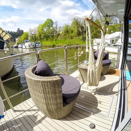 Botel Hausboot Schleuseninsel