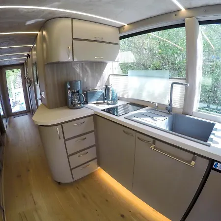 بوتيل Hausboot Schleuseninsel *