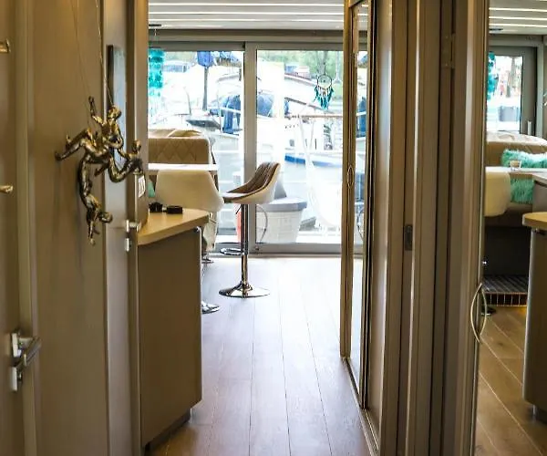 Hausboot Schleuseninsel Botel Lahnstein