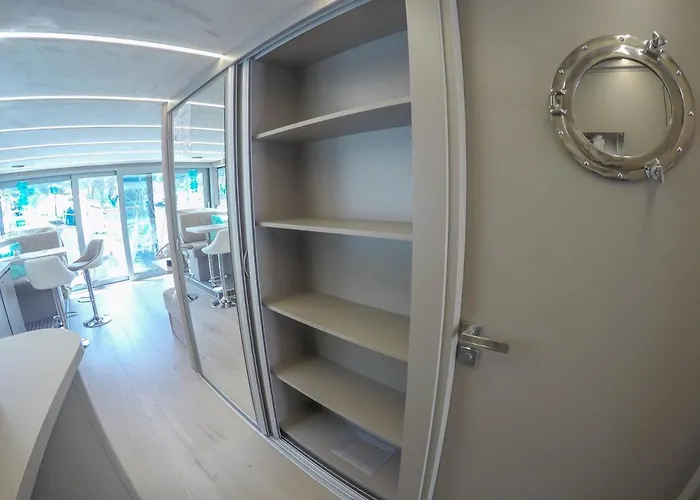 Hausboot Schleuseninsel Botel Lahnstein