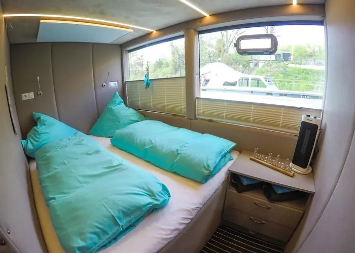 Hausboot Schleuseninsel * Lahnstein