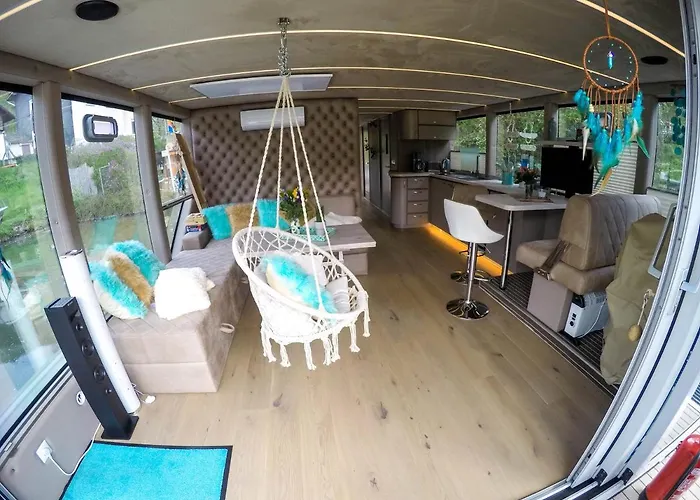 Botel Hausboot Schleuseninsel *